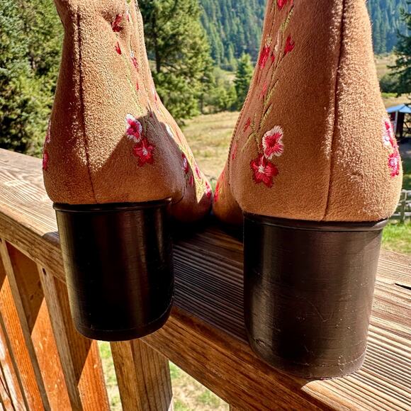 Embroidered Floral Block Heel Booties Womens SZ 5/36 Boho Western Fairy Artisan - Picture 8 of 13